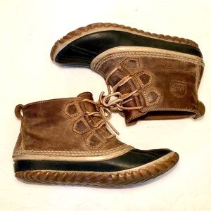 Sorel Women’s Out N About Leather Duck Boot